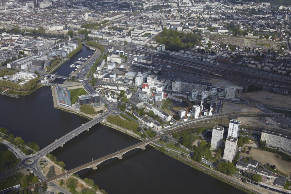 Architectural and urban redevelopment site in Nantes Saupin / FGP(a)