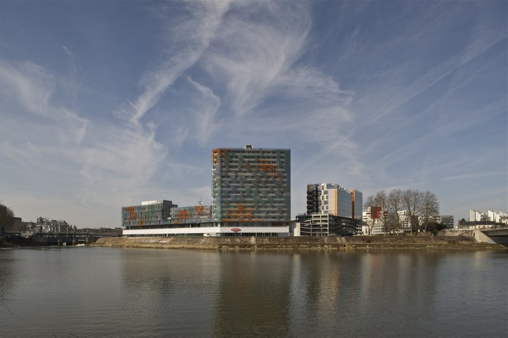 Architectural and urban redevelopment site in Nantes Saupin / FGP(a)