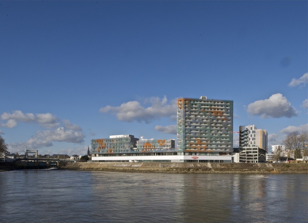 Architectural and urban redevelopment site in Nantes Saupin / FGP(a)