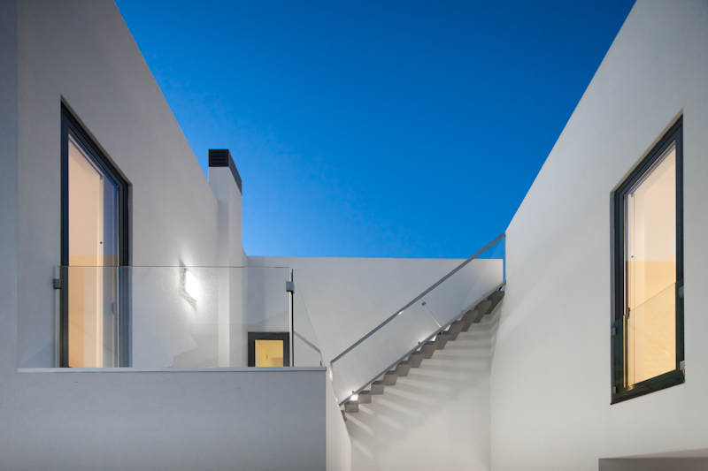 DJ House / [i]da arquitectos