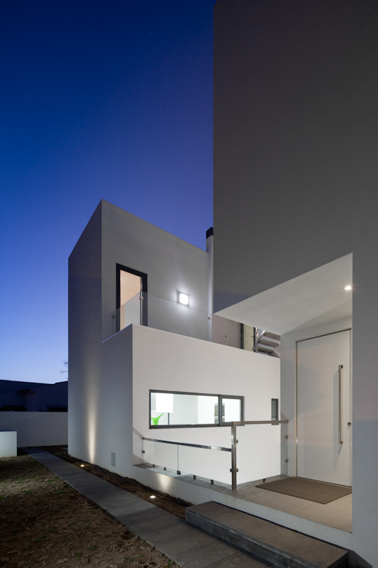 DJ House / [i]da arquitectos