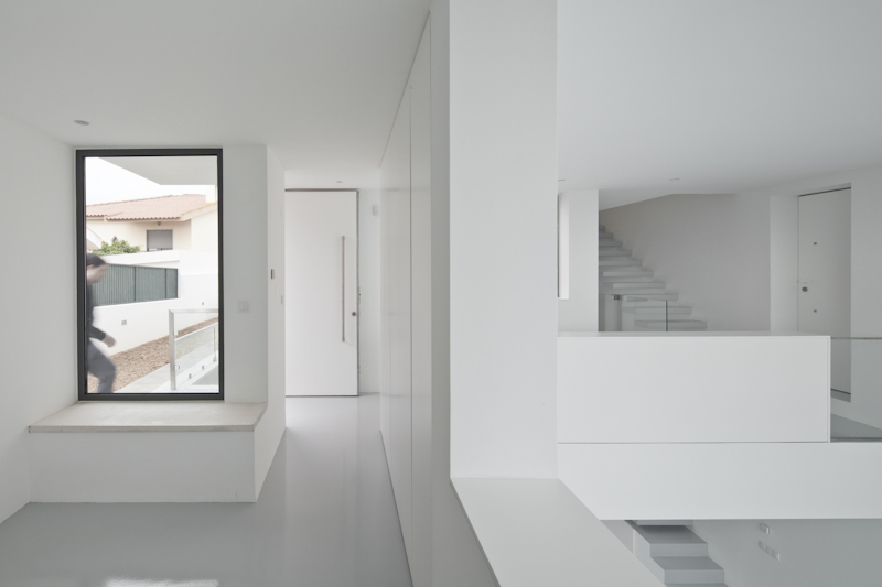 DJ House / [i]da arquitectos