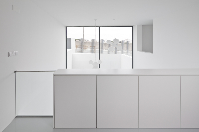 DJ House / [i]da arquitectos