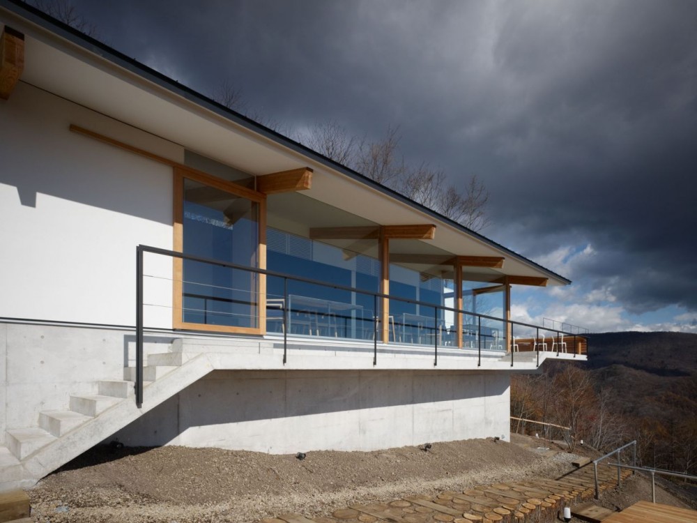 Cafe Aura / Takato Tamagami