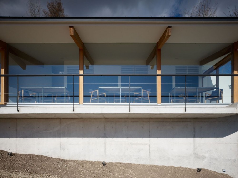 Cafe Aura / Takato Tamagami