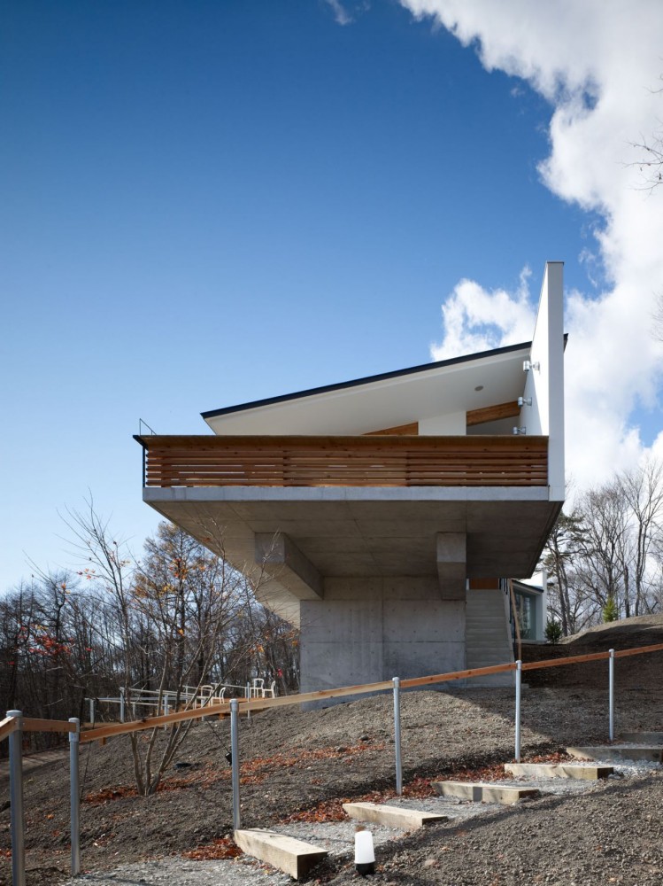 Cafe Aura / Takato Tamagami
