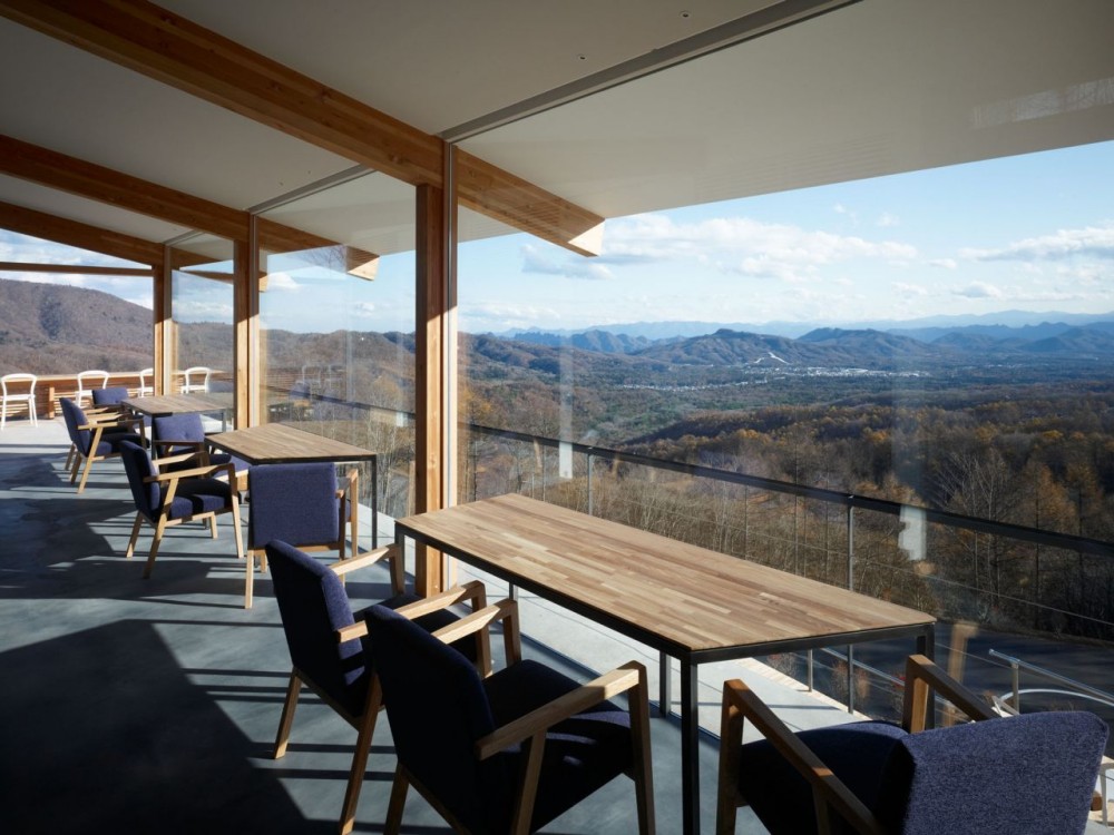 Cafe Aura / Takato Tamagami