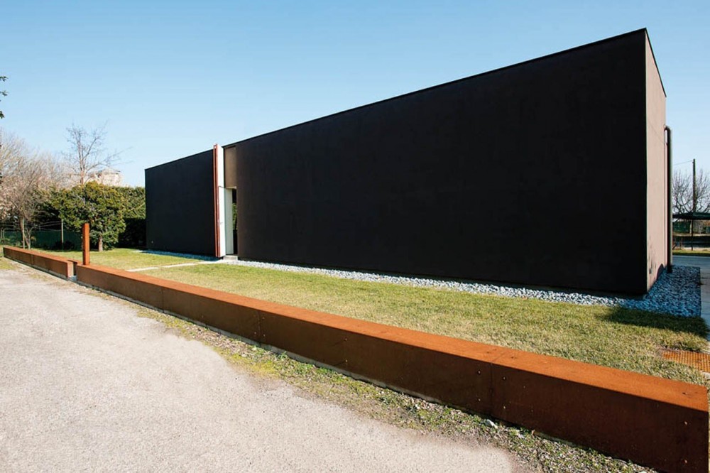 Single-Family Residence / Archiplan Studio