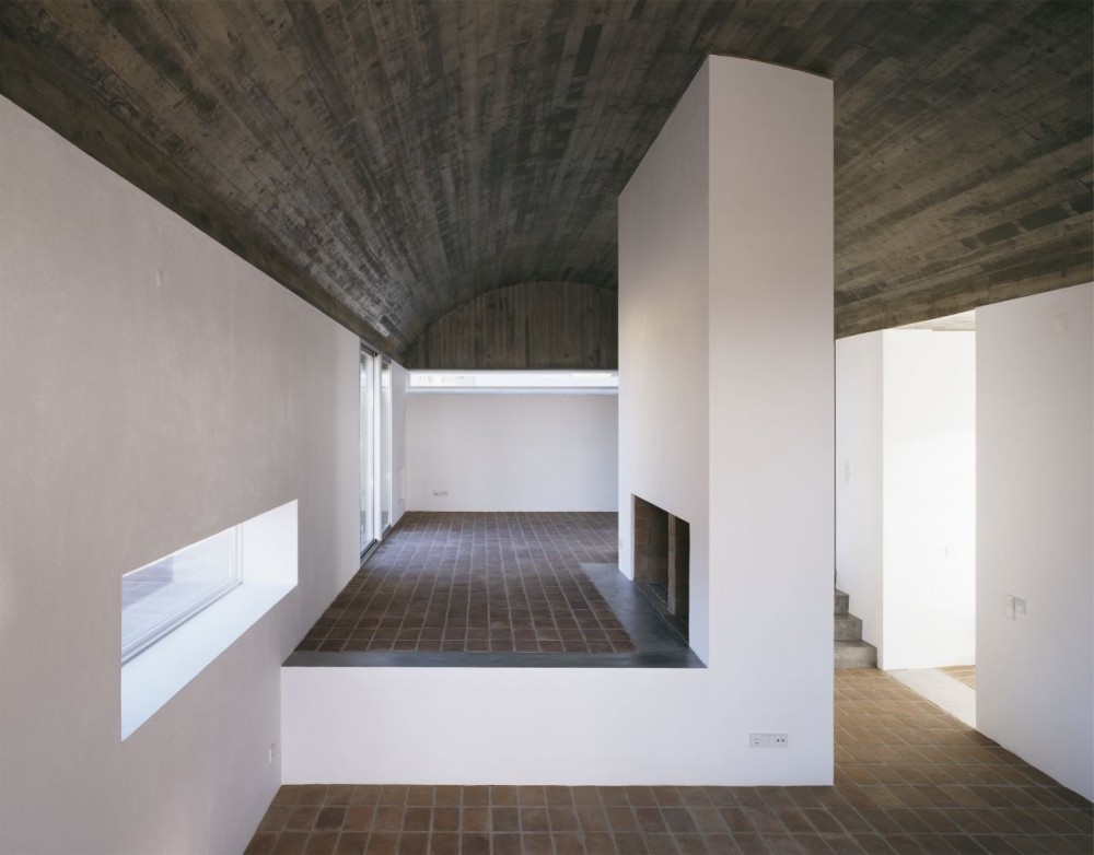 House in Azóia / Steven Evans + Ricardo Jacinto
