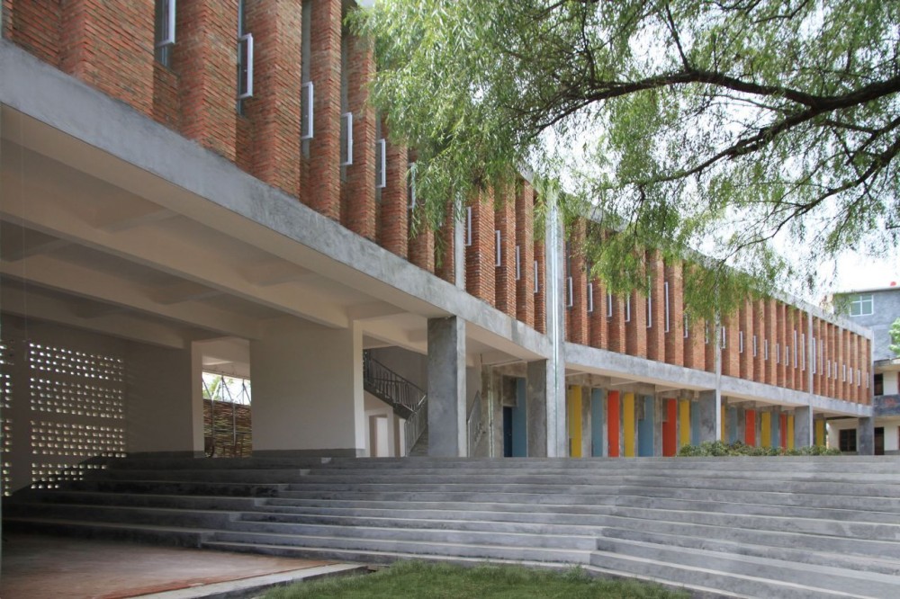 Tongjiang Recycled Brick School / Rufwork