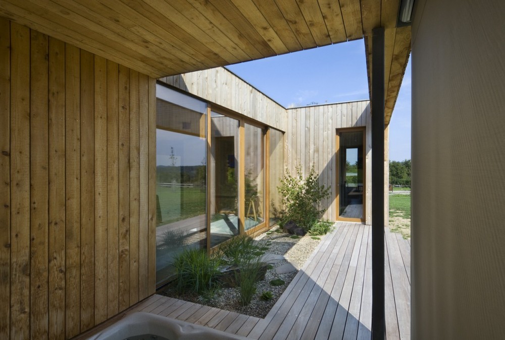 Weekend House in Buš / Markéta Cajthamlová