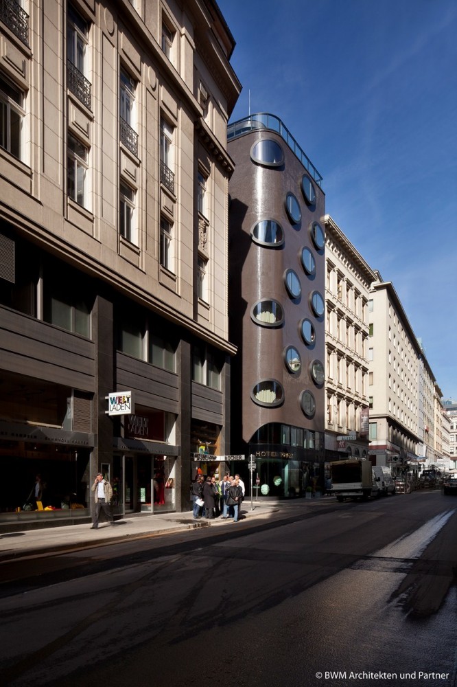 Hotel Topazz / BWM Architects