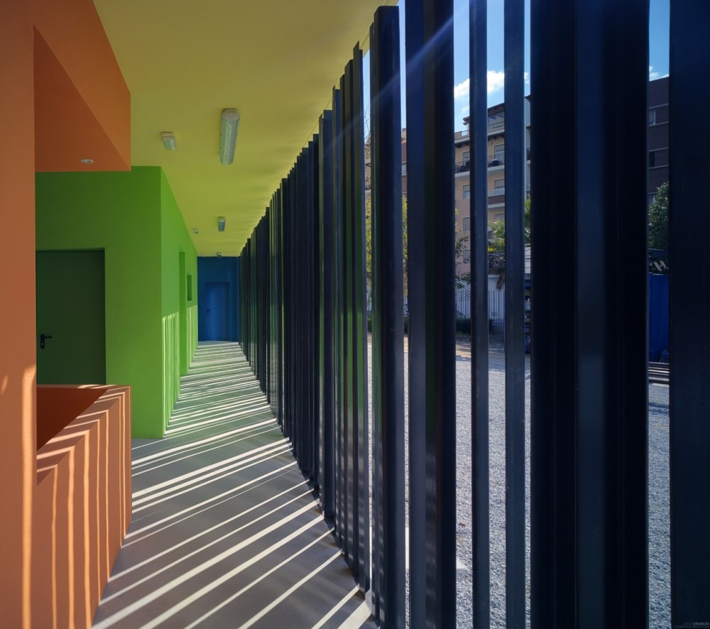 Rooms and Sports Facilities in a Park / GANA Arquitectura