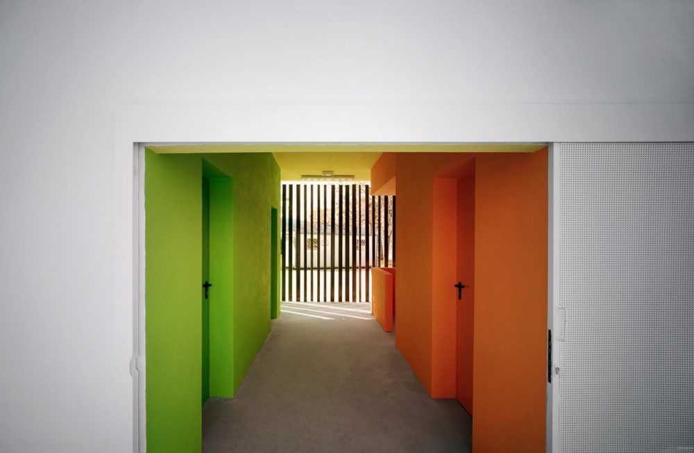 Rooms and Sports Facilities in a Park / GANA Arquitectura