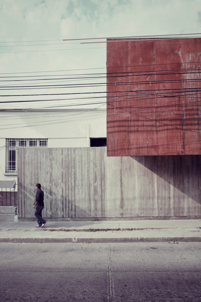 Curricular Administrative Building Lycée María Auxiliadora / SURco