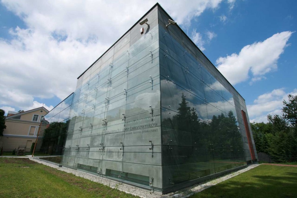 Archaeological Reserve / Toya Design