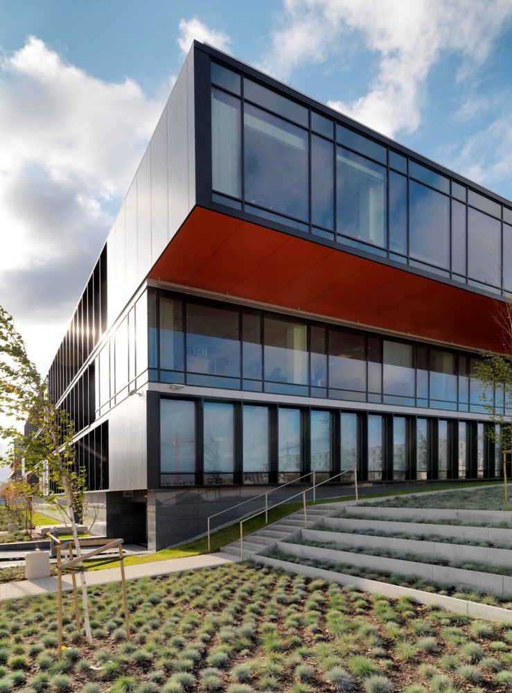 Pol-Aqua Company Headquarters / Hermanowicz Rewski Architekci