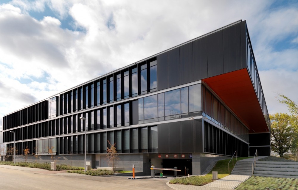Pol-Aqua Company Headquarters / Hermanowicz Rewski Architekci