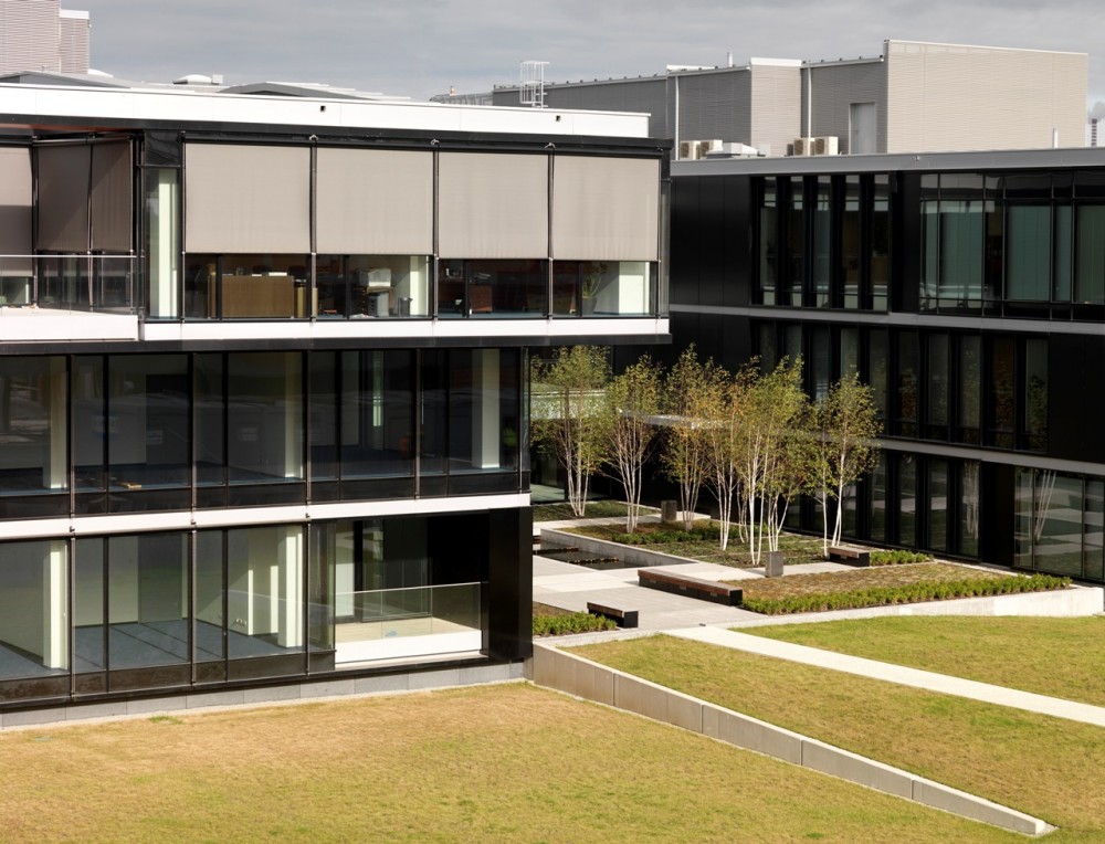 Pol-Aqua Company Headquarters / Hermanowicz Rewski Architekci