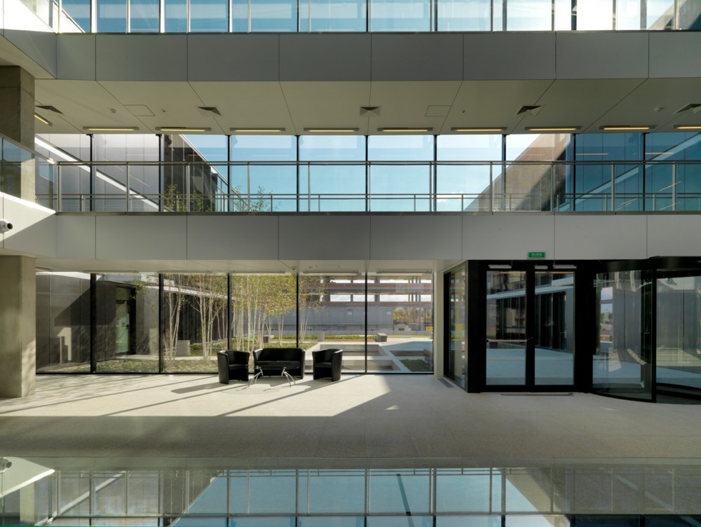 Pol-Aqua Company Headquarters / Hermanowicz Rewski Architekci