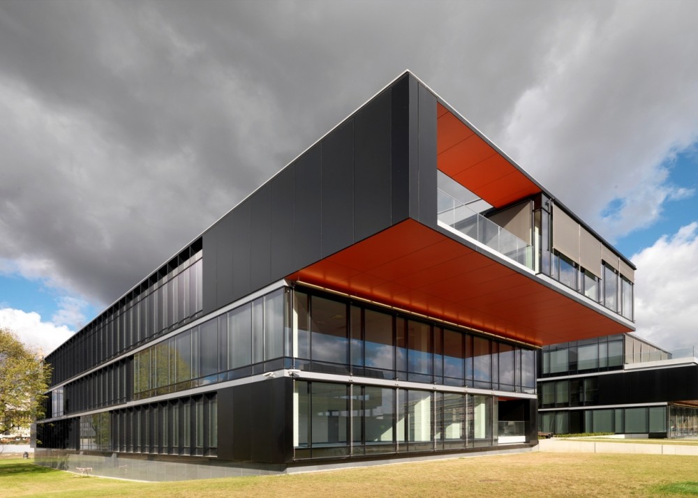 Pol-Aqua Company Headquarters / Hermanowicz Rewski Architekci