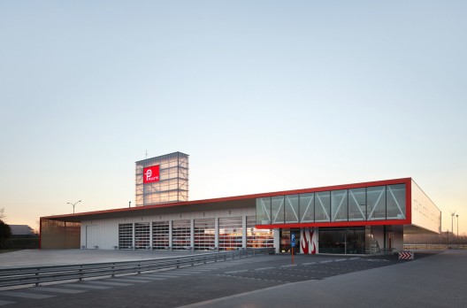 Firestation for the city of Puurs / Compagnie O Architects