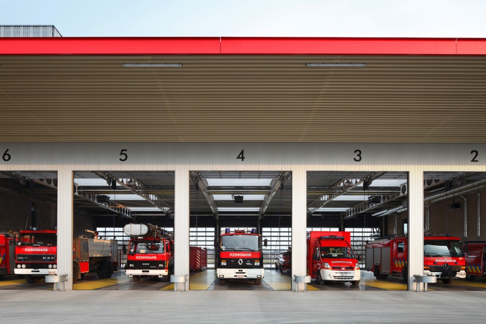 Firestation for the city of Puurs / Compagnie O Architects