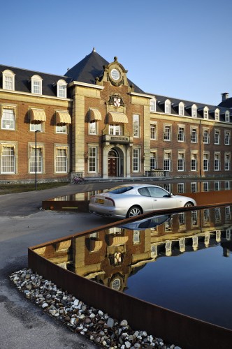 Ornamental Pond / Hosper