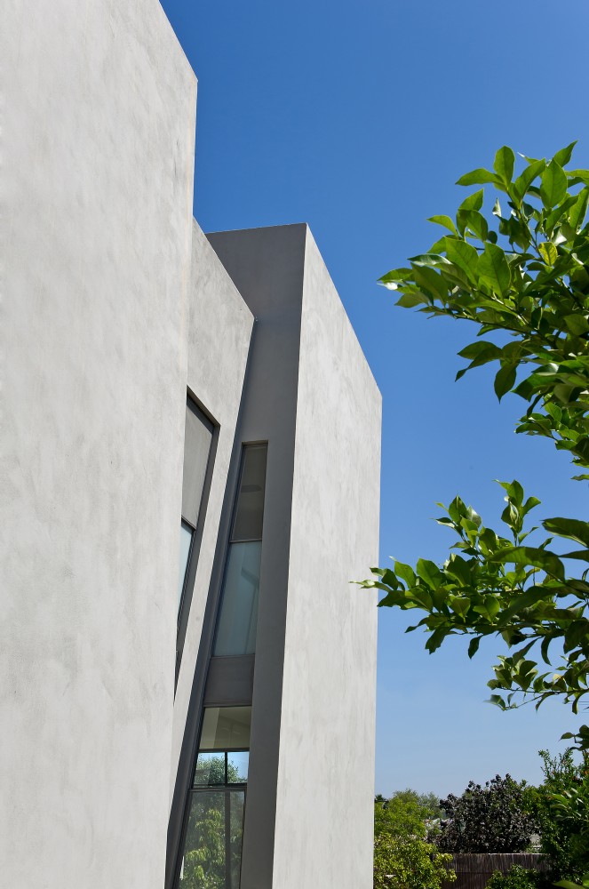 Eco House in Herzelya / Sharon Neuman Architects