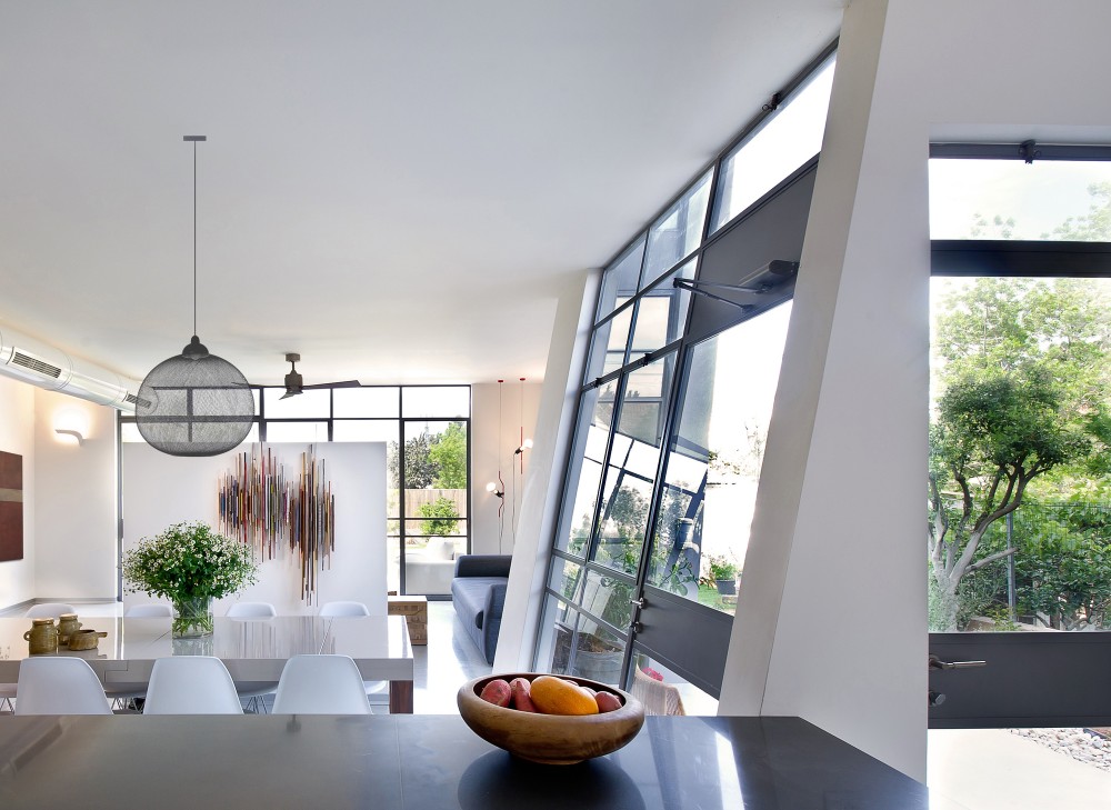 Eco House in Herzelya / Sharon Neuman Architects