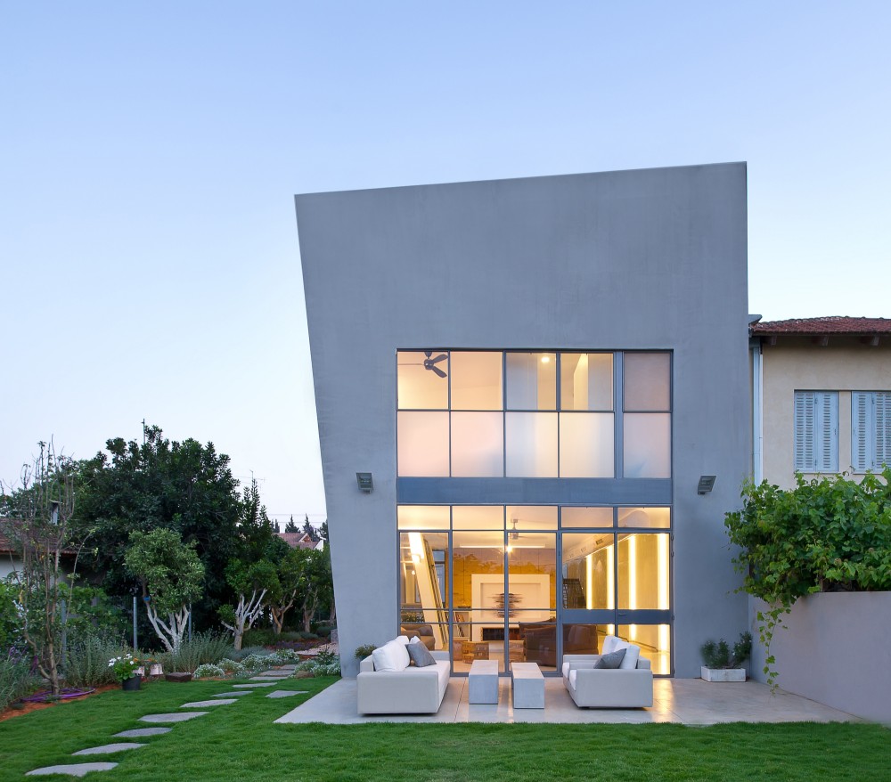 Eco House in Herzelya / Sharon Neuman Architects