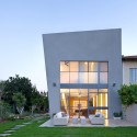 Eco House in Herzelya / Sharon Neuman Architects Eco House in Herzelya / Sharon Neuman Architects © Amit Gosher
