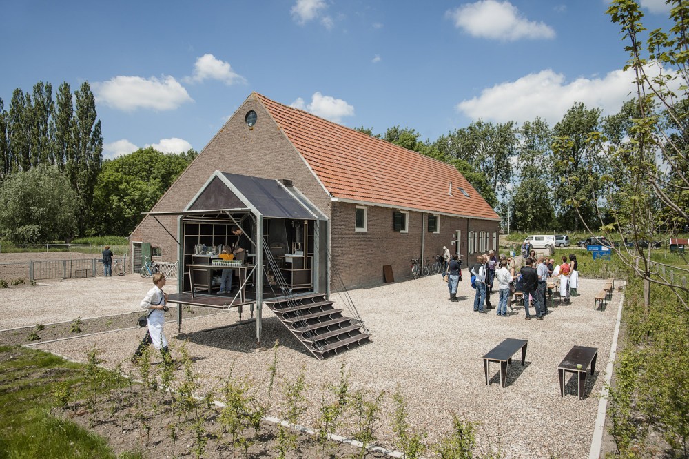 Buijtenkeuken / Studio Elmo Vermijs