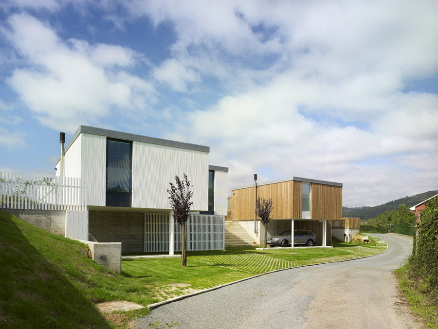 Seven Modular Housing in Covas / Salgado e Liñares Architects