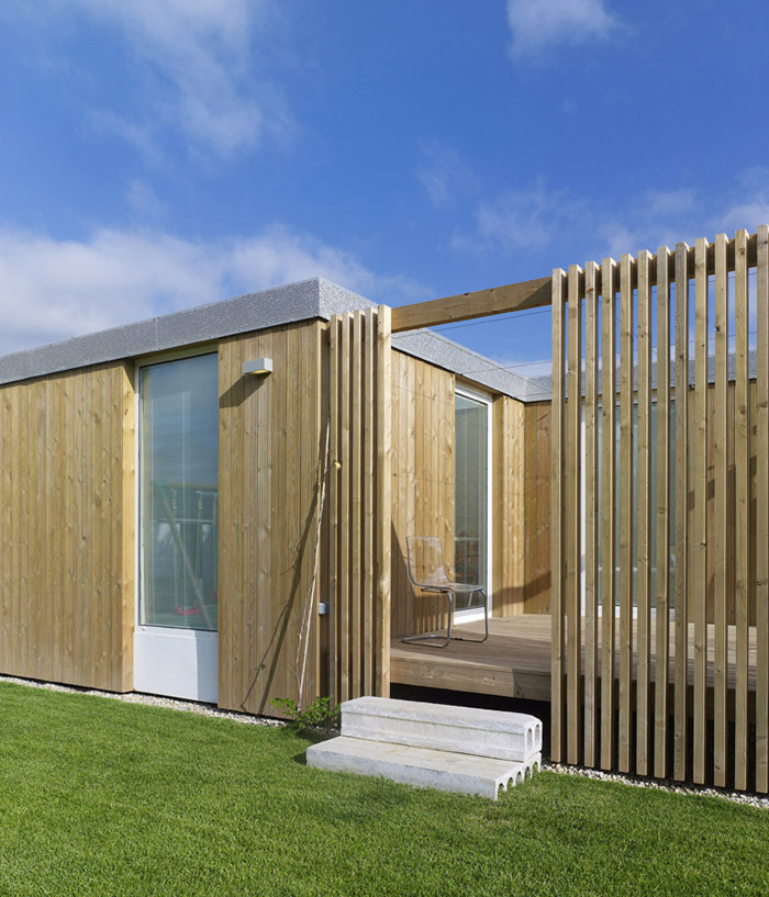 Seven Modular Housing in Covas / Salgado e Liñares Architects