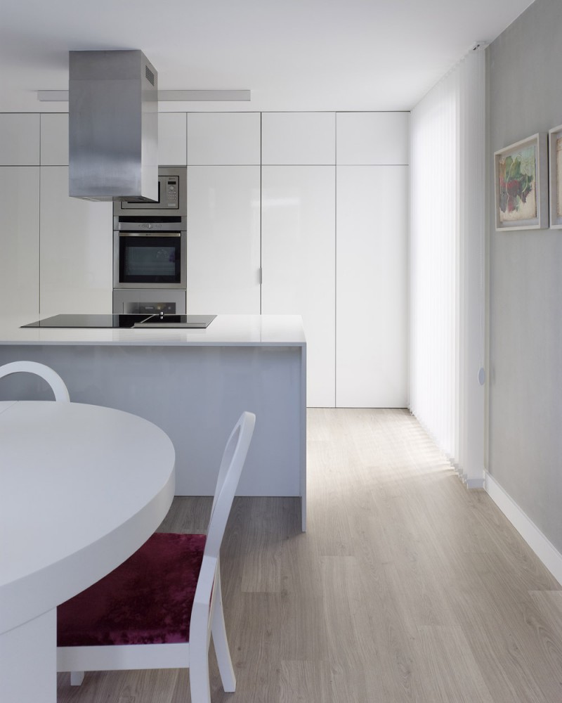 Seven Modular Housing in Covas / Salgado e Liñares Architects