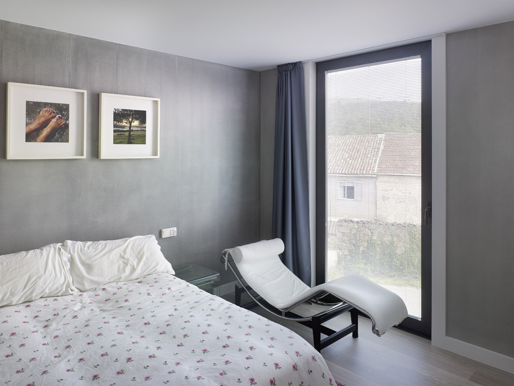 Seven Modular Housing in Covas / Salgado e Liñares Architects
