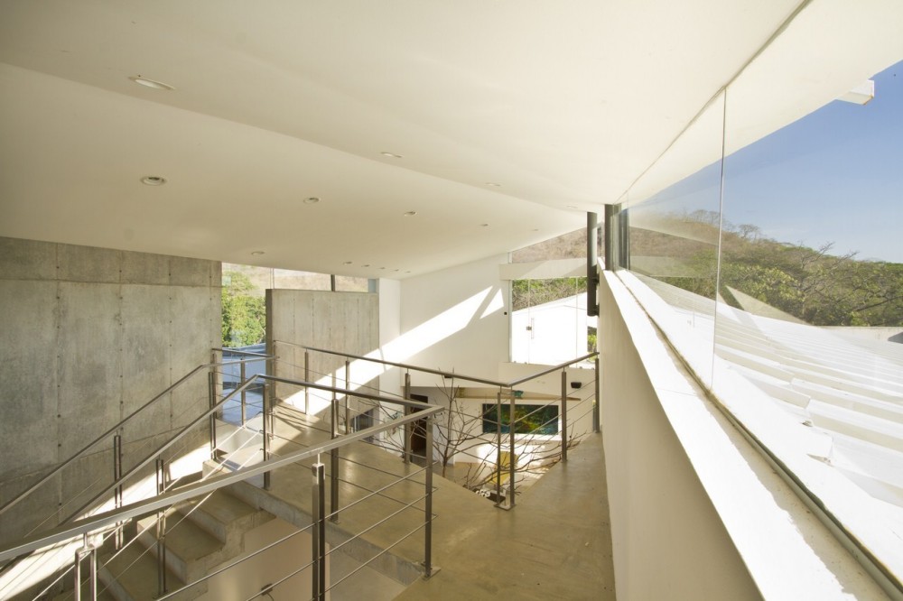 Anapanasati House / Aarcano Arquitectura