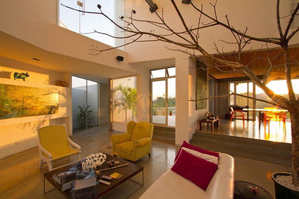 Anapanasati House / Aarcano Arquitectura