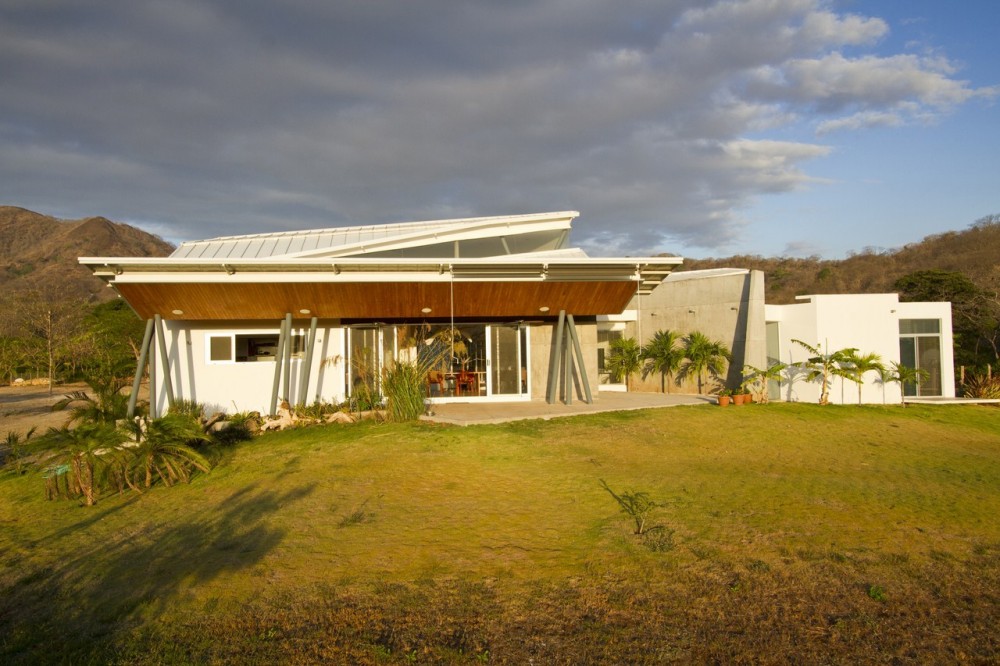 Anapanasati House / Aarcano Arquitectura