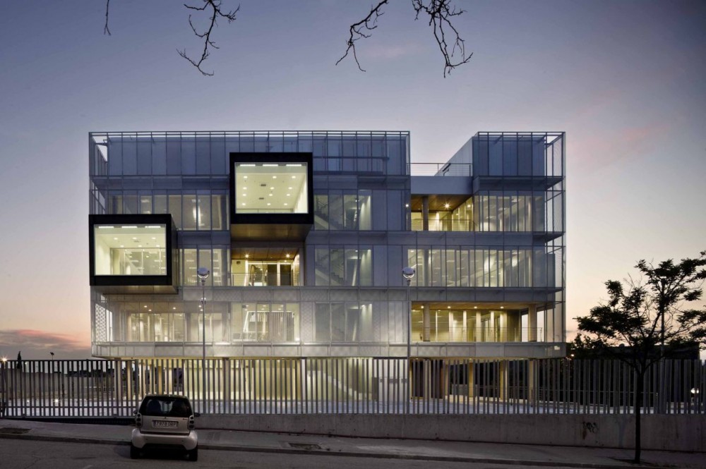 Fuencarral-El Pardo Police Station / Voluar Arquitectura