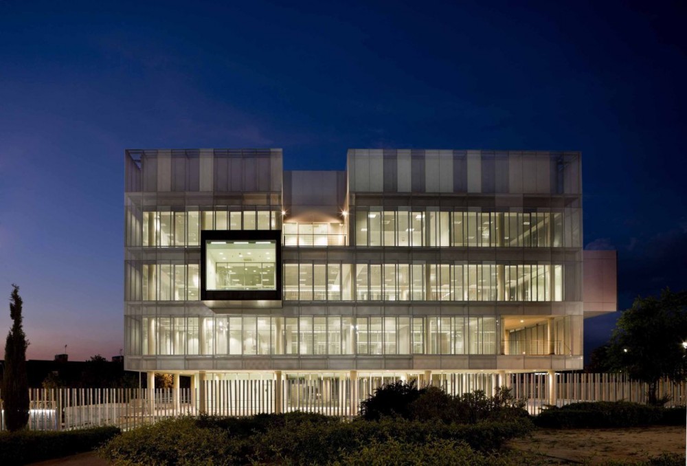 Fuencarral-El Pardo Police Station / Voluar Arquitectura