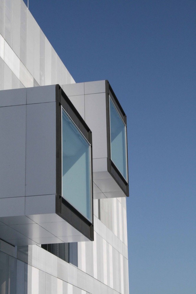 Fuencarral-El Pardo Police Station / Voluar Arquitectura