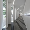 UOL Edge Gallery / Ministry of Design UOL Edge Gallery / Ministry of Design © CI&A Photography – Edward Hendricks