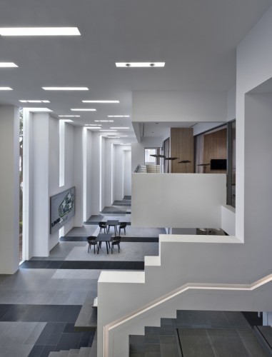 UOL Edge Gallery / Ministry of Design