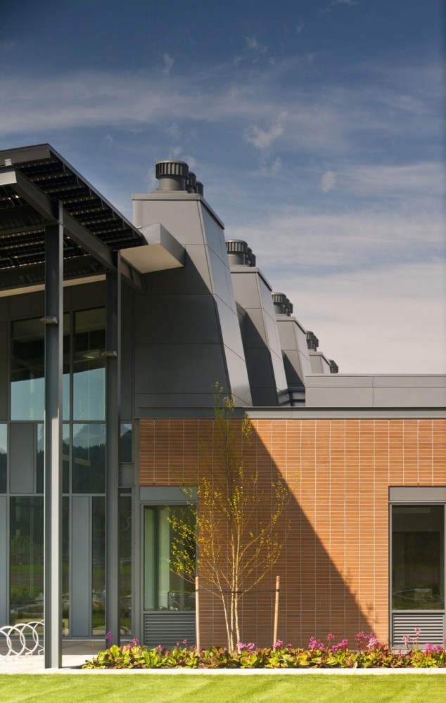 PCC Newberg Center / Hennebery Eddy Architects