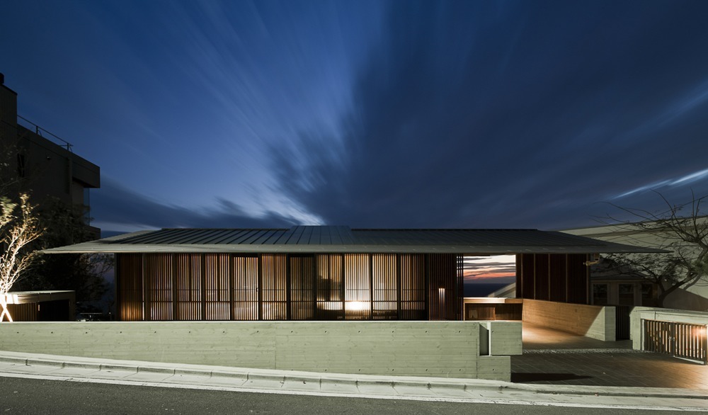 Wind-dyed house / acaa
