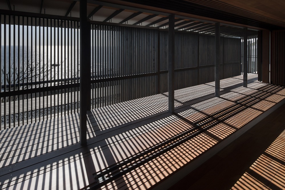 Wind-dyed house / acaa