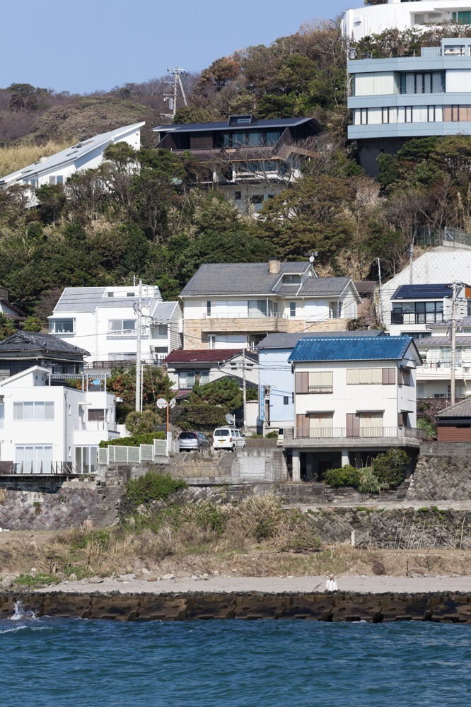 Wind-dyed house / acaa