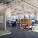 Atlassian Offices / Studio Sarah Willmer Atlassian Offices / Studio Sarah Willmer © Jasper Sanidad